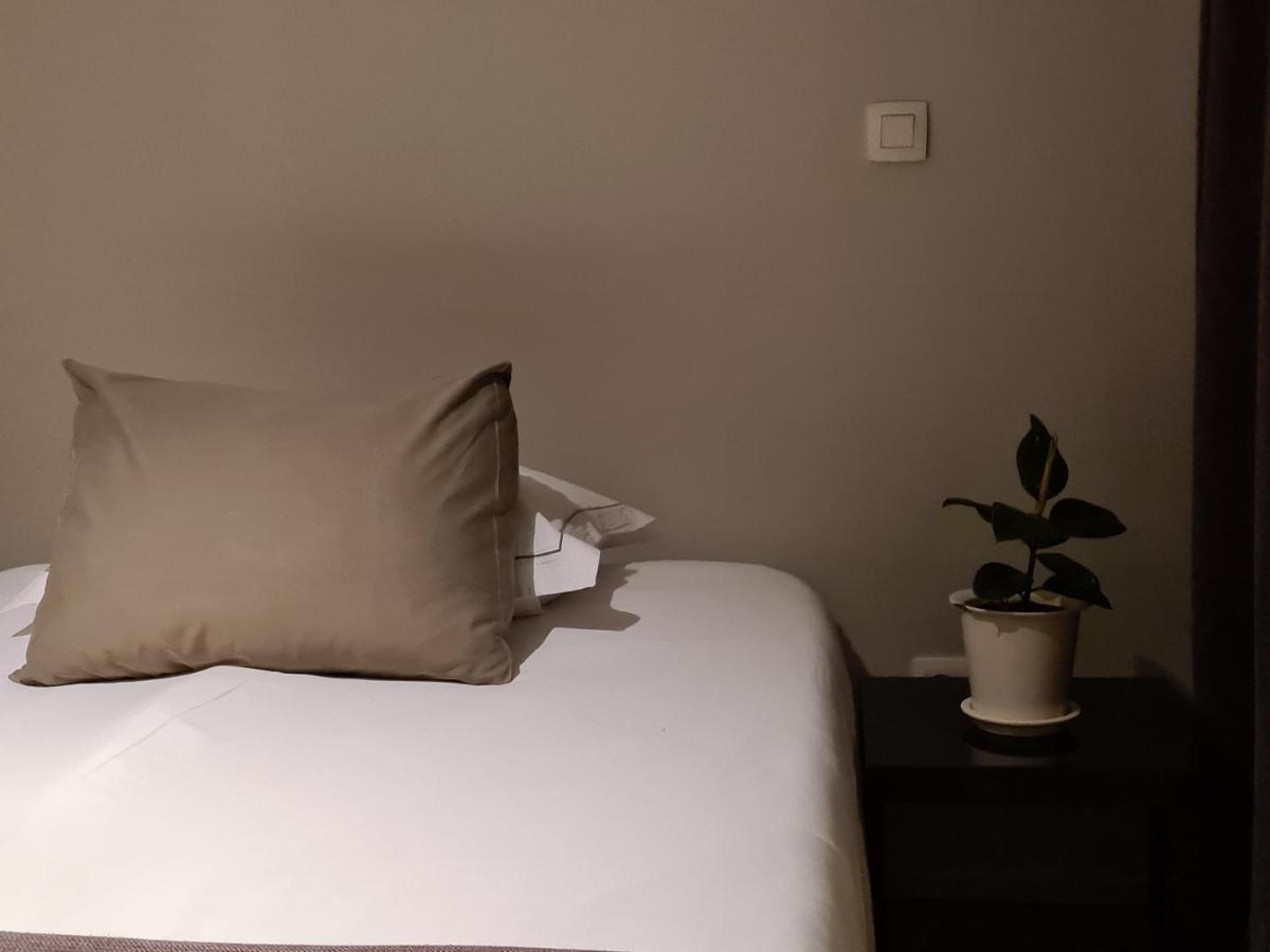 B&B A Cote Du Cinquantenaire Etterbeek Exterior foto